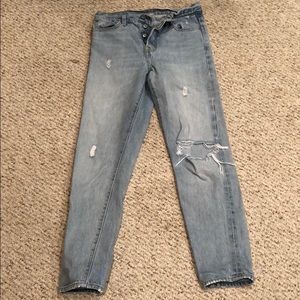 Levi’s size 26 ripped mom jeans